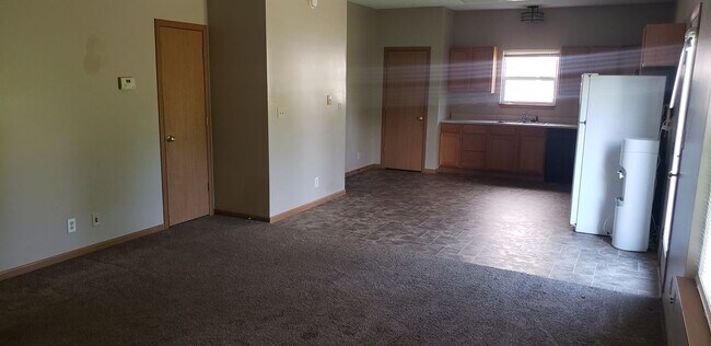 Building Photo - 3867-3871 Ledyard Street