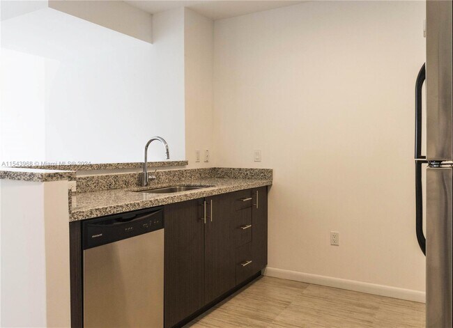Foto del edificio - 1801 SW 32nd Ave
