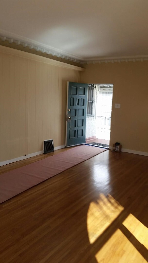 Building Photo - ONE TIME RENTAL - CHARLOTTE