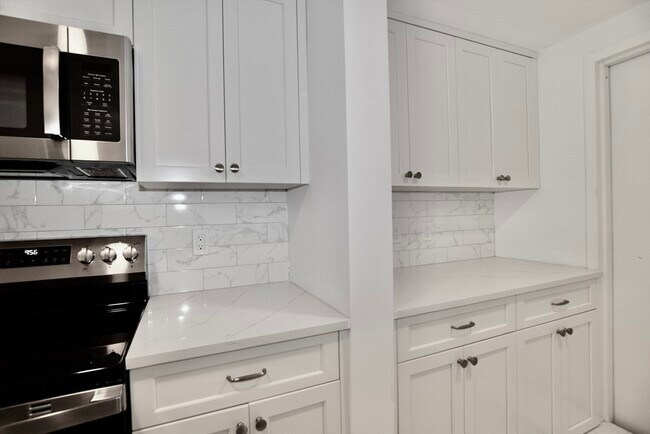 Foto del edificio - 72 Longwood Ave