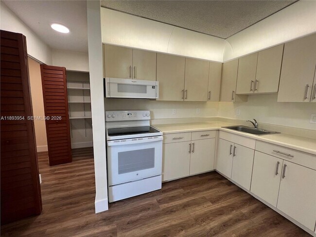 Foto del edificio - 21121 SW 85th Ave