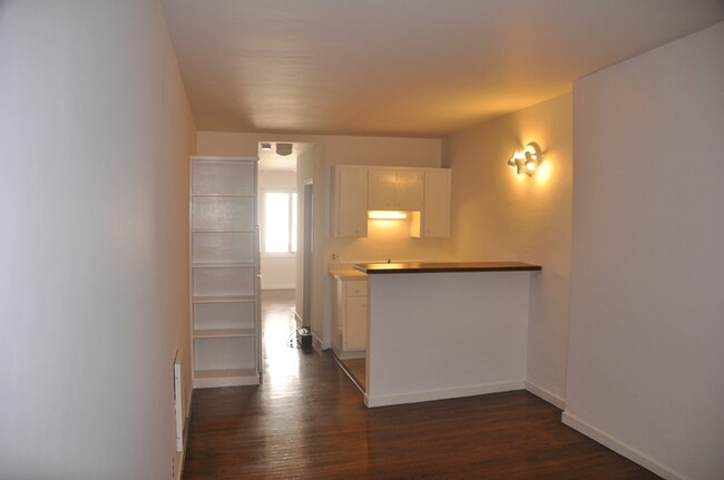 Building Photo - 135 Pfeiffer St