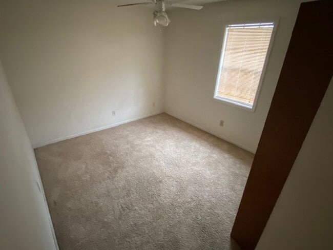 Building Photo - Rosewood  Neighborhhood