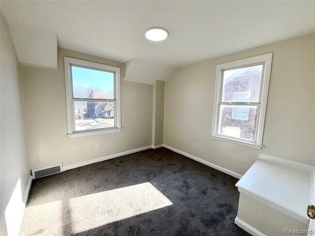 Foto del edificio - 9899 Balfour Rd