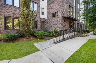 Building Photo - 383 Grant Cir SE