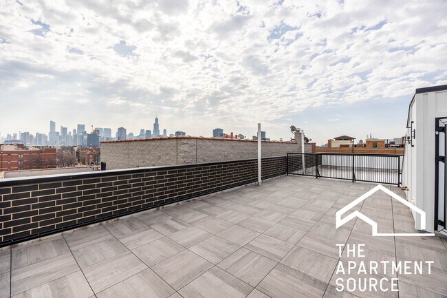 Foto del edificio - 1620 W Grand Ave