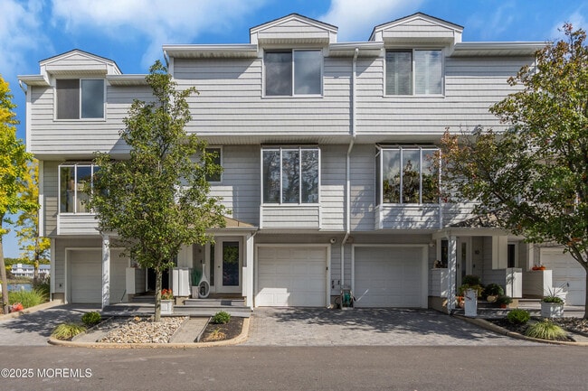 Building Photo - 165 Riddle Ave