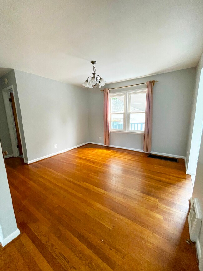 Dining room - 279 Highfield Dr