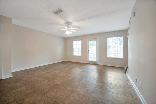 Foto del edificio - Townhome for rent five minutes from I-24