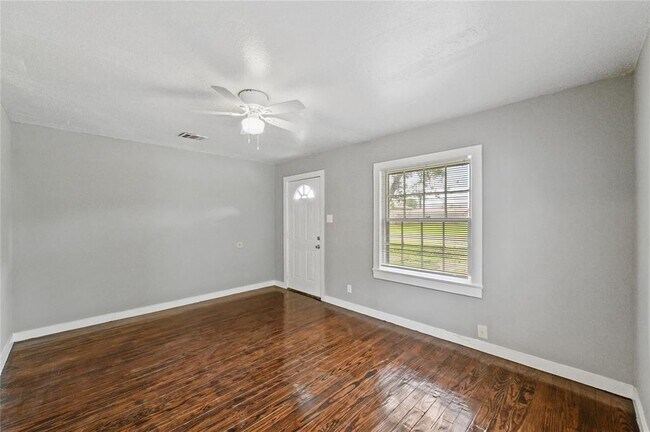 Building Photo - 4125 Dockrell St