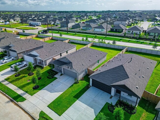 Foto del edificio - 6606 Tricolor Beech Ln