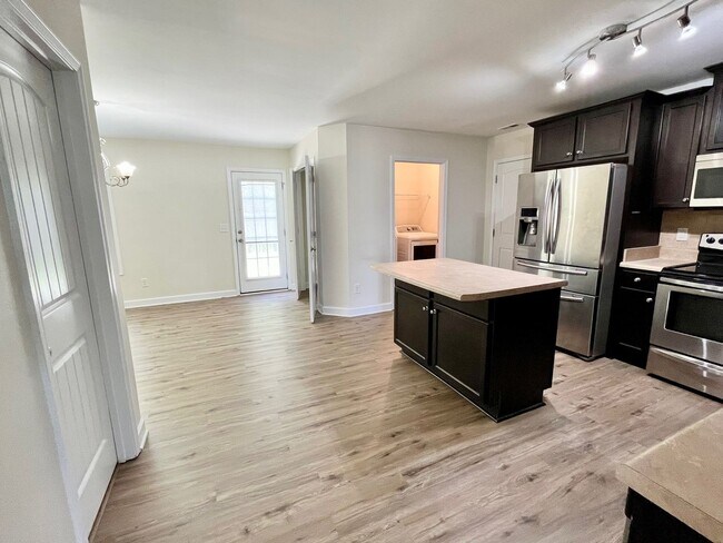 Foto del edificio - 3Bedroom Avail in Carolina Plantation!