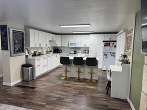 Building Photo - 4524 Balsam Ave