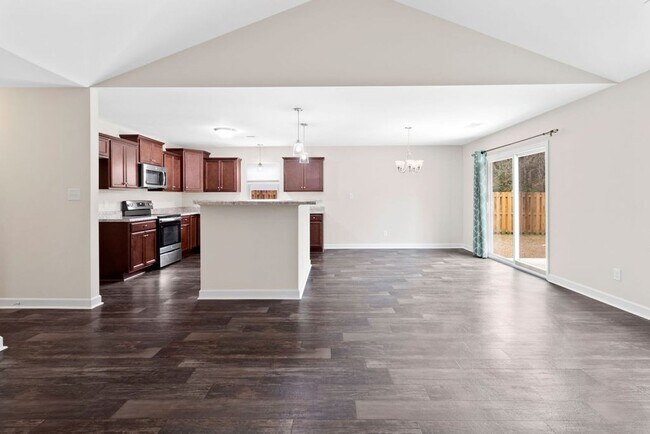 Building Photo - Minutes to Back Gate & Beaches!