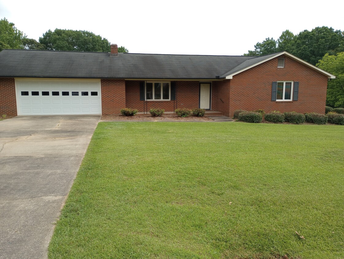 Front of 187 Neill Farm (from Road) - 187 Neill Farm Rd