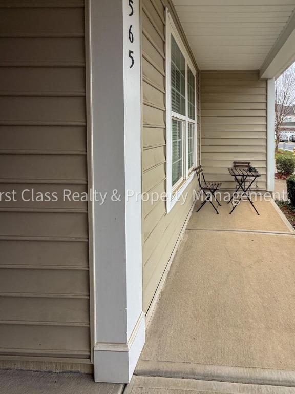 Foto del edificio - 565 Park View Drive