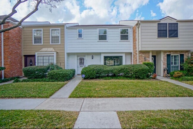 Foto del edificio - 14571 Misty Meadow Ln