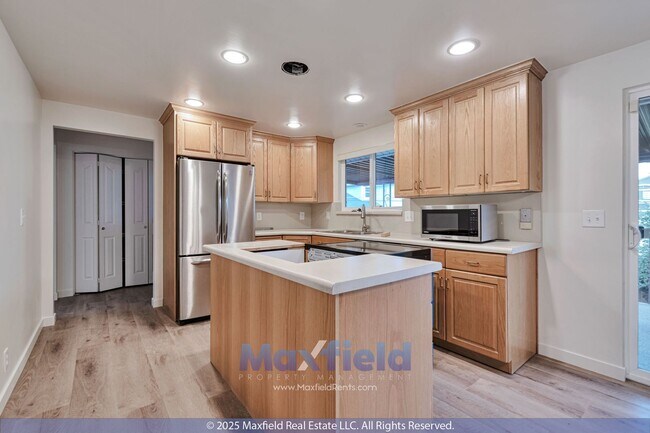 Foto del edificio - Millcreek Area Newly Updated - 4BD 2 BA 2GAR