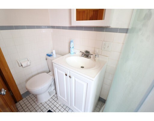 Primary Photo - 80 Heath St