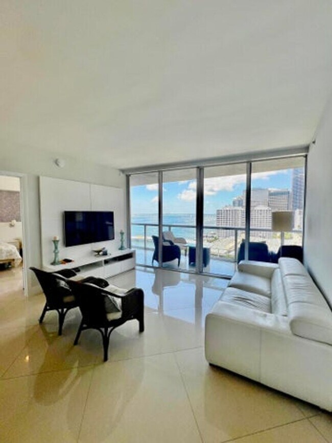 Photo - 495 Brickell Avenue 1605 House