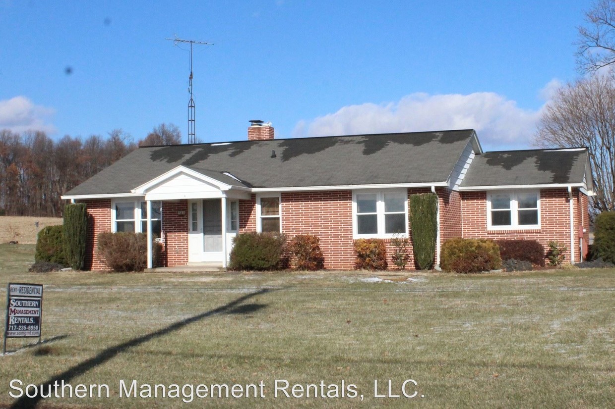 Foto principal - 3 br, 2 bath House - 125 W. Main St.