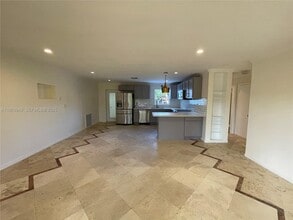 Building Photo - 1107 NE 8th St