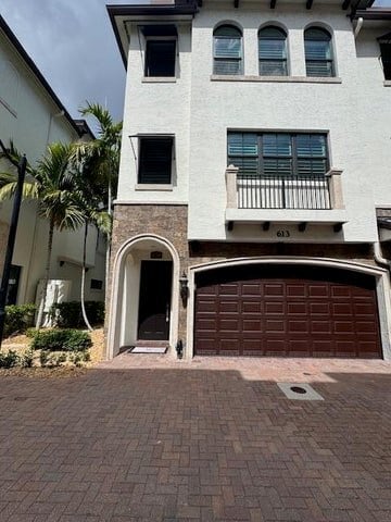 Building Photo - 613 Windward Cir N