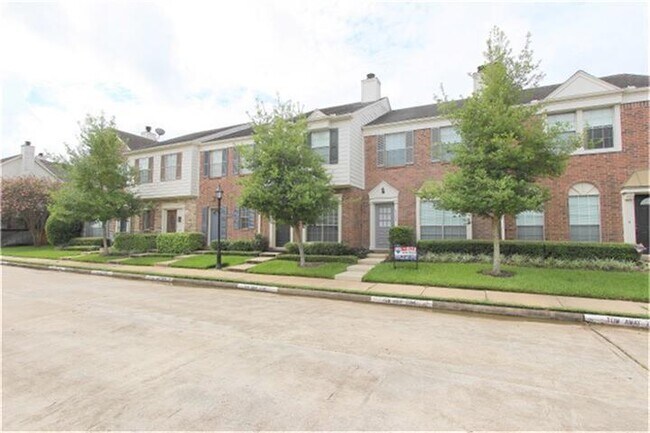 Foto del edificio - 2930 Grants Lake Blvd