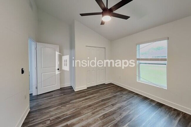 Building Photo - 5071 Rosette Rd