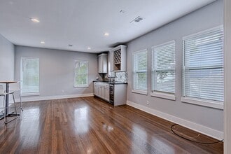 Building Photo - 2422 Truxillo St