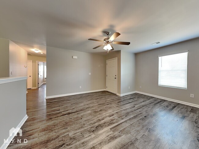 Building Photo - 816 The Heights Ln