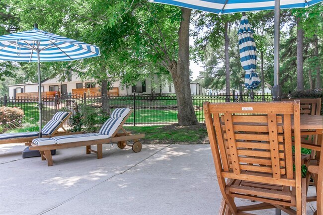 Foto del edificio - 18001 Cypress Trace Rd