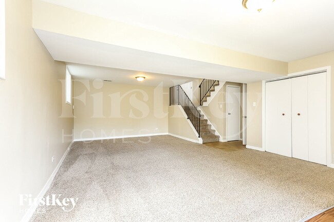 Building Photo - 642 Bradley Ave