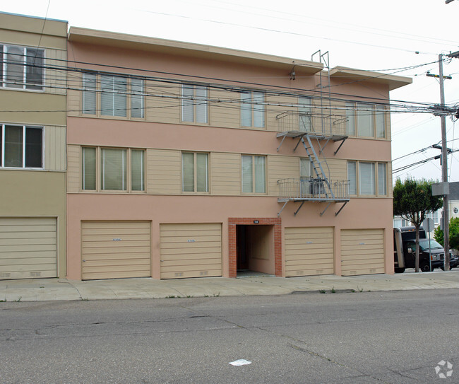 Building Photo - 1000 Kirkham St