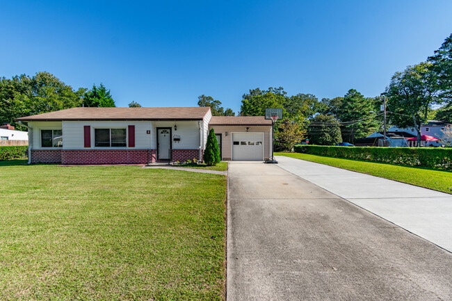 Building Photo - 3300 Woodsman Ln
