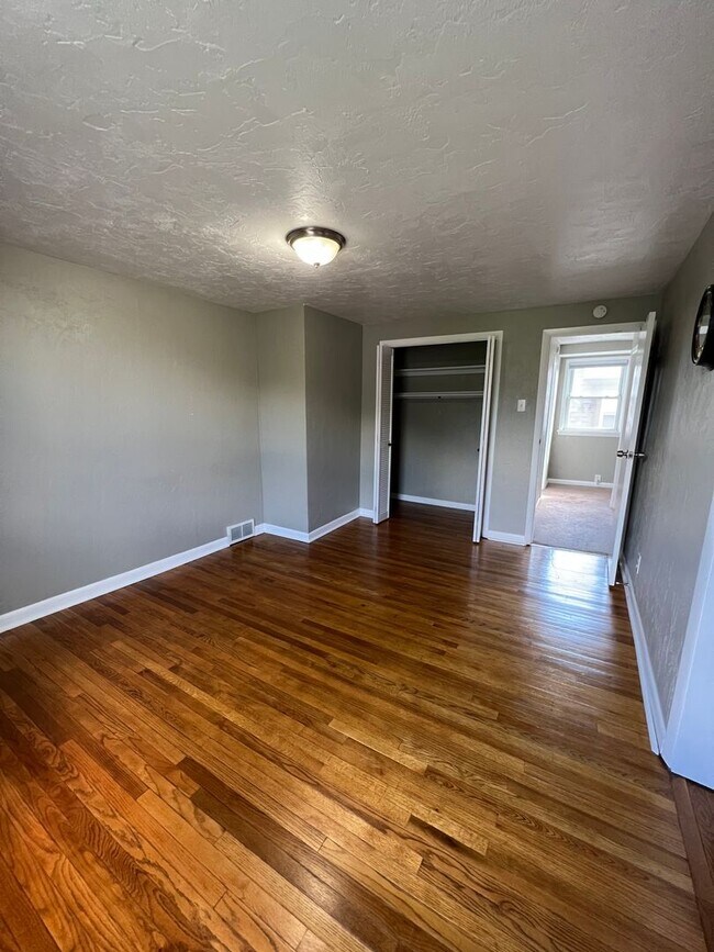 Foto del edificio - Updated 3 Bedroom Home in Castle Shannon