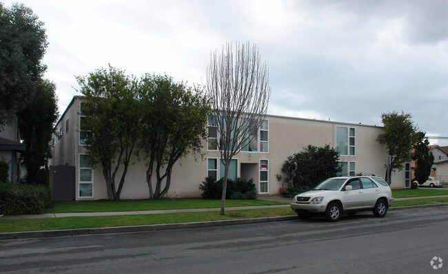 Building Photo - Howard Apartments