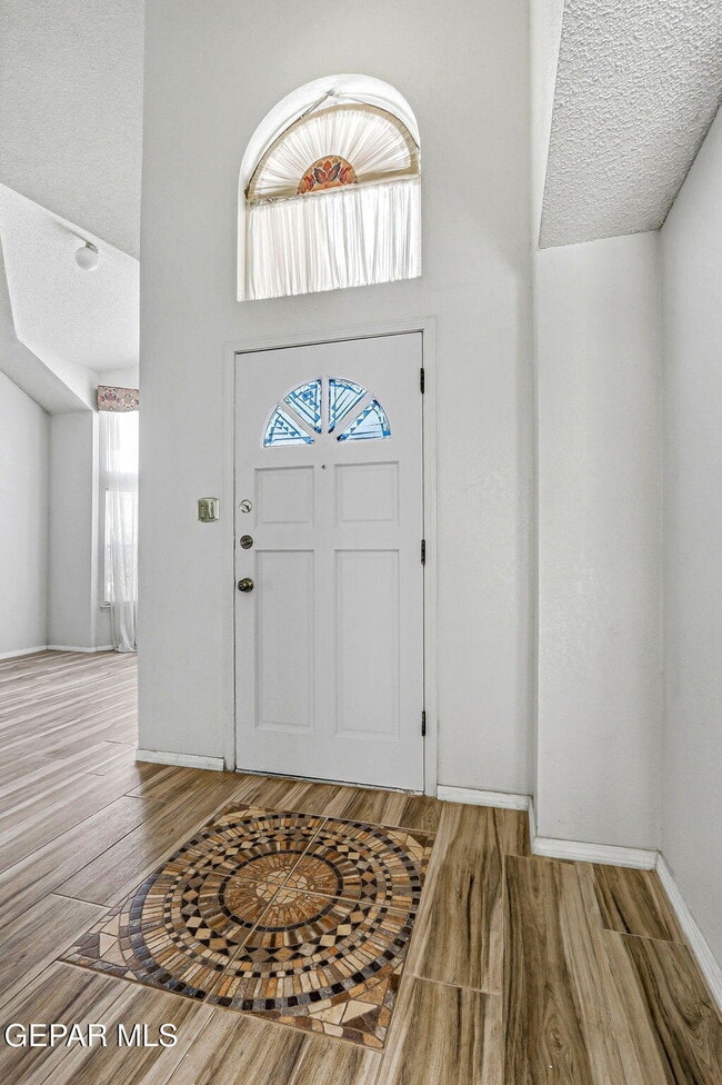 Building Photo - 7765 Dianjou Dr