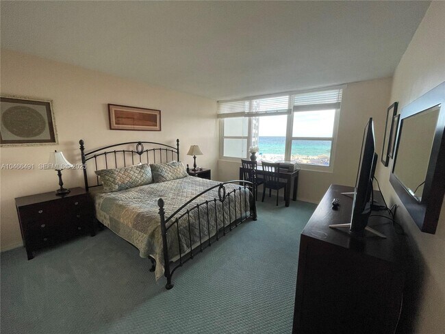 Foto del edificio - 3505 S Ocean Dr