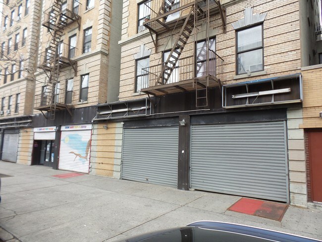 Foto del edificio - 2821-2823 Frederick Douglas Blvd