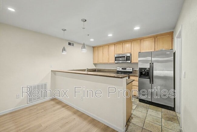 Building Photo - 4704 E Paradise Village Pkwy N
