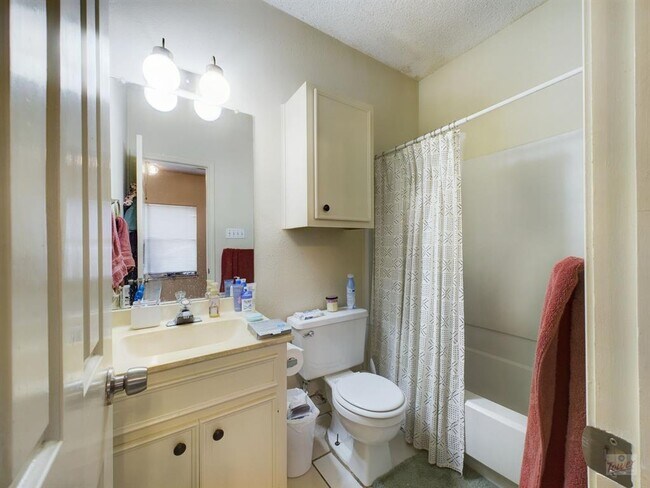 Foto del edificio - 4111 Speedway