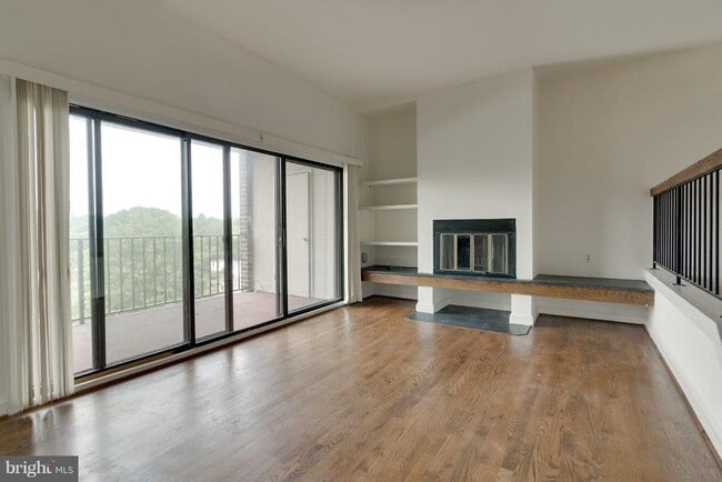 Building Photo - 122 Roberts Ln