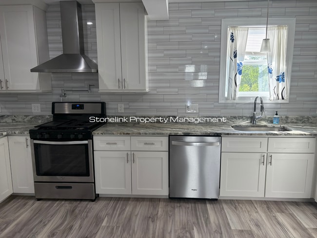Foto del edificio - Fully Renovated Condo For Rent in West War...