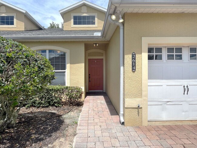 Foto del edificio - Two-Bedroom Townhome with Bonus Room