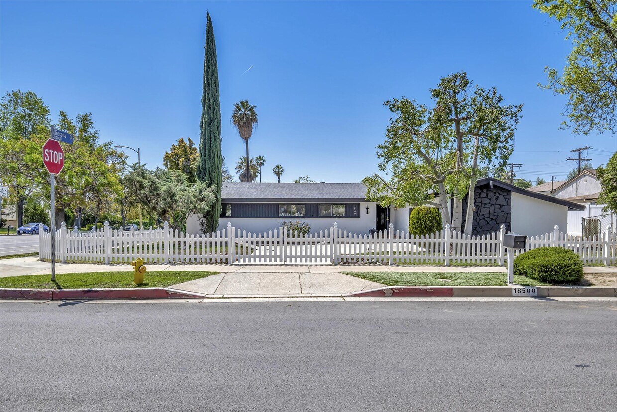 Foto principal - 18500 Celtic St