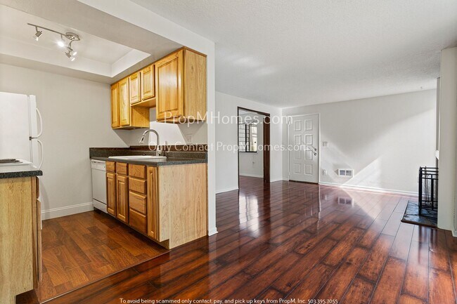 Foto del edificio - One Bedroom Condo In Mt. Park with Mt Park Rec Center Access!