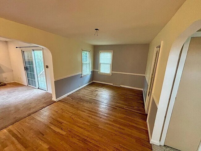 Foto del edificio - 3708 Iroquois Ave
