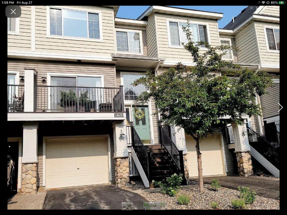 Foto principal - 14628 Sumter Ave