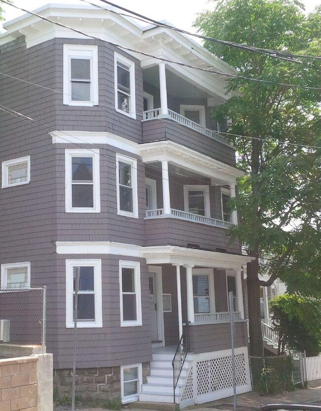 Building Photo - 2.0 bedroom in Somerville Massachusetts 02145